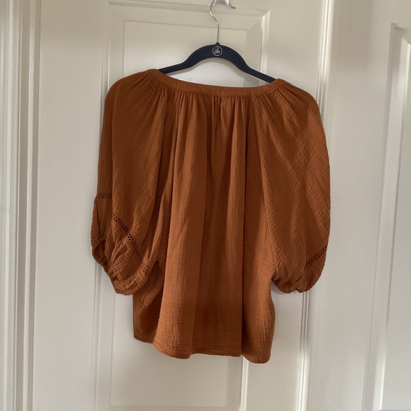 Flowy top by Red Haute Small - Picture 3 of 5